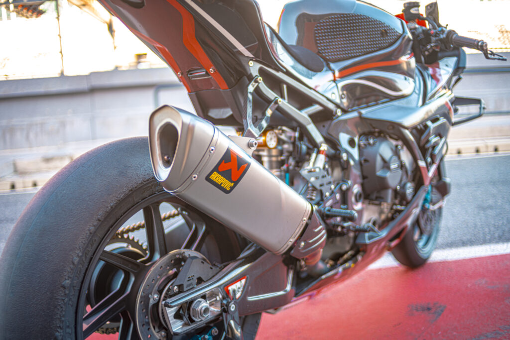 BMS RACEBIKE | ESCAPE AKRAPOVIC